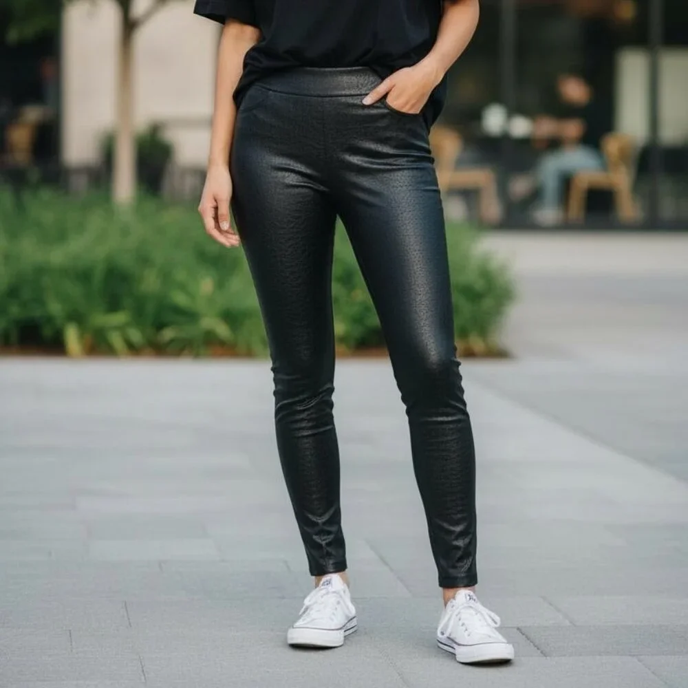 Spanx Faux Leather Leggings Black Size Small Petite SP Authentic EUC - Picture 3 of 6